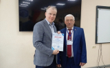 Награждение руководителя делегации  Никитина И.А., РЭУ им. Г.В. Плеханова