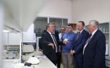 В лаборатории университета