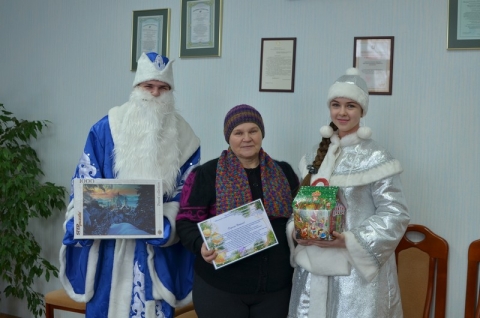 Дед Мороз и Снегурочка с мамой Натальи Бакульманово