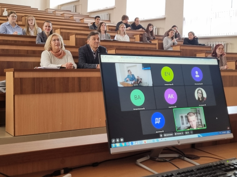 Обсуждение актуальных тем