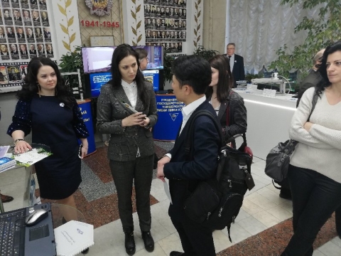 Разработками университета заинтересовался представитель компании LG Technology Center of Moscow