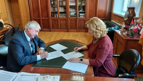Подписание договора между БГУТ и ФГАНУ НИИХП