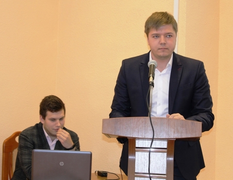 автор пленарного доклада Бибиков Е.В., студент 4 курса гр. ТХВ-151