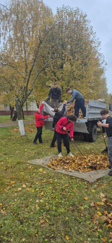 Субботник с душой: когда забота о городе объединяет фото 1