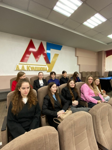 Первая женщина-космонавт Беларуси, Василевская Марина Витальевна, провела встречу с молодежью и представителями предприятий фото 4