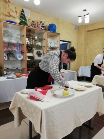 Репина Екатерина (ЭОП-161), skill test приготовление и подача фруктовой тарелки