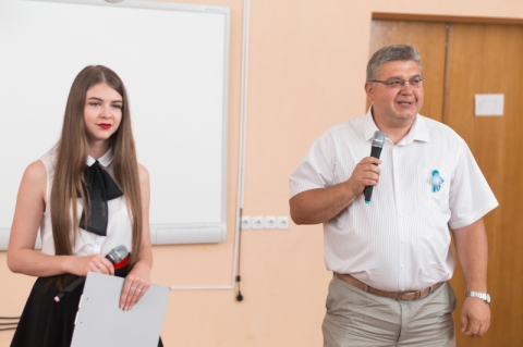 Выпускник, ныне главный инженер Краснознаменского комбикормового завода Смешков Виталий Владимирович