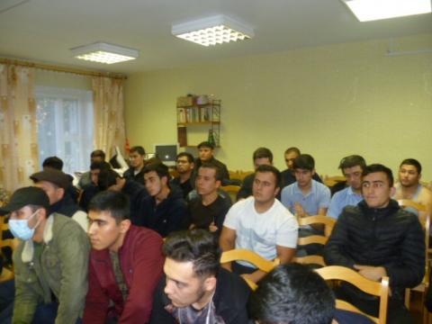 Собрание студентов из Узбекистана