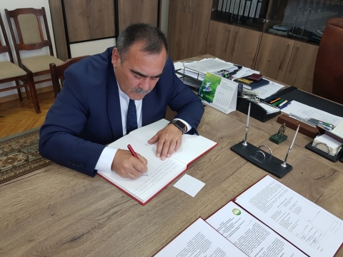 Запись в книгу почетных гостей